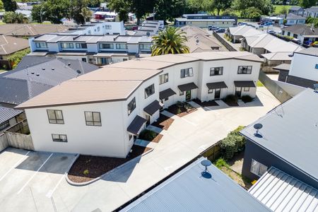 Discover comfortable and convenient living in this well-maintained 2-bedroom, 1-bathroom townhouse situated in the sought-after Frankton area. - Photo 4