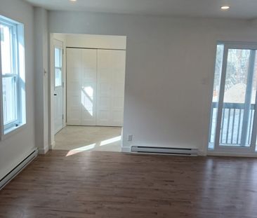 77 Deragon (juillet) Magog, J1X 2M1 très beau 3 1/2 rénové en 2025. - Photo 4