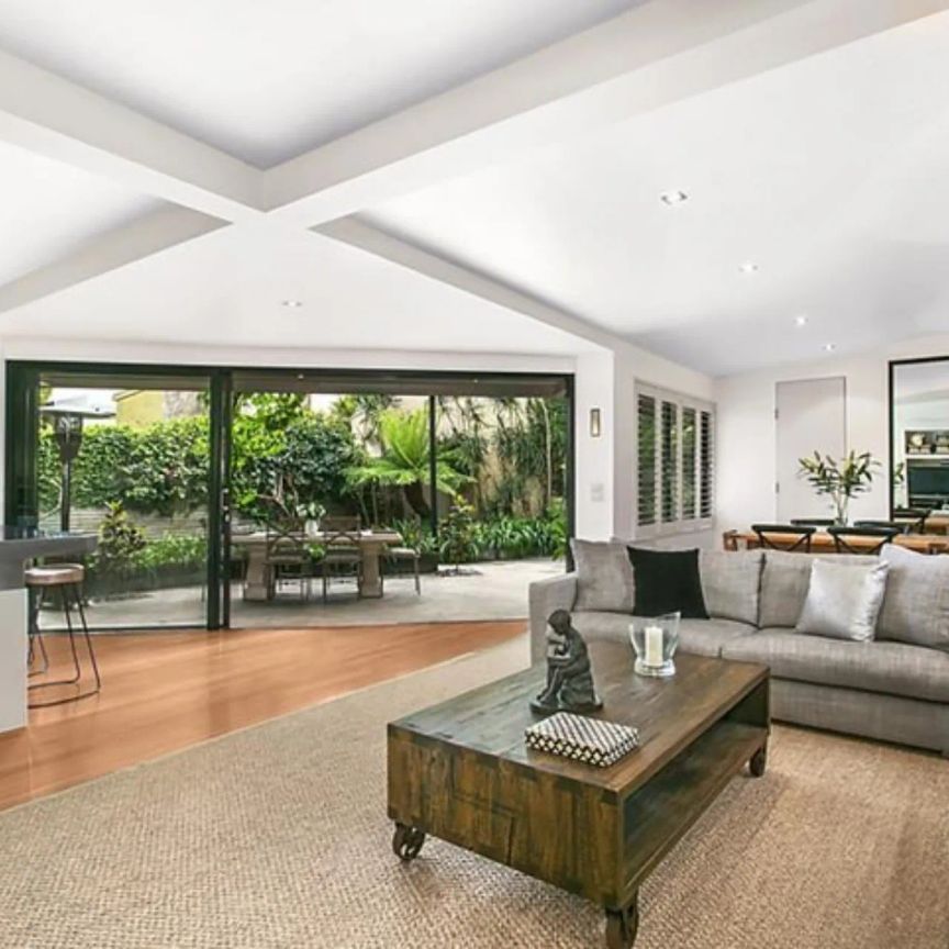 Spacious Family home in the heart of Bondi Junction - Photo 1