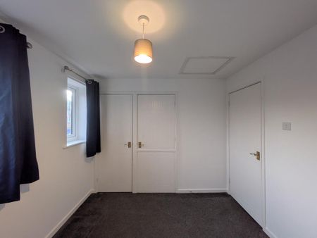 2 bedroom semi-detached house to rent - Photo 4