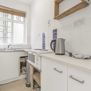 Tudor Close, London, SW2, London - Photo 2