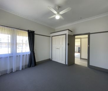 RENOVATED THREE BEDROOM HOME ! - Photo 4