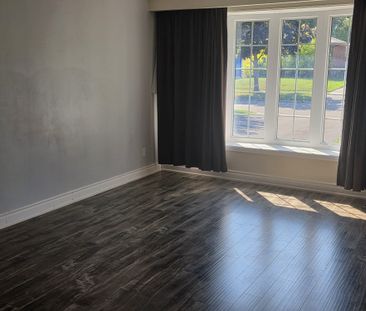 For Lease - 345 Fairlawn St Street Unit# Main, Oshawa, Ontario - Photo 2