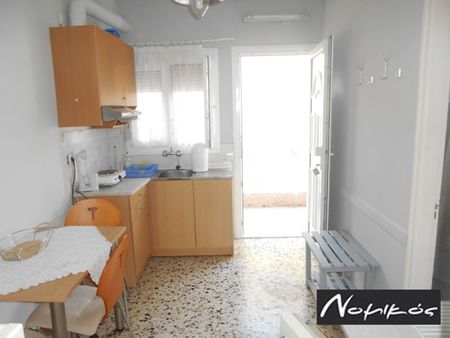 Γκαρσονιέρα στην Μυτιλήνη - Φωτογραφία 4