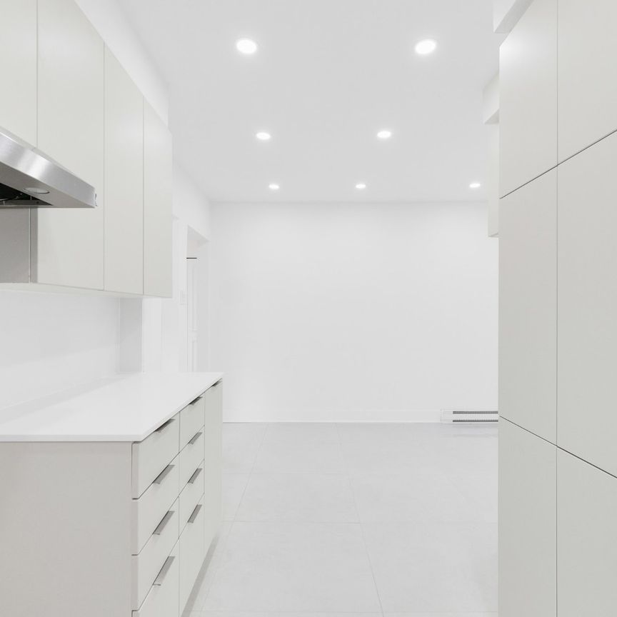 5727 Av. Lockwood - Photo 1