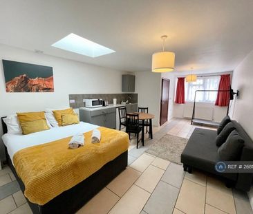 Studio to rent - Photo 4