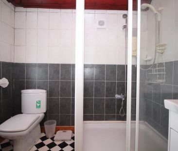 3 Bedroom House - Photo 6