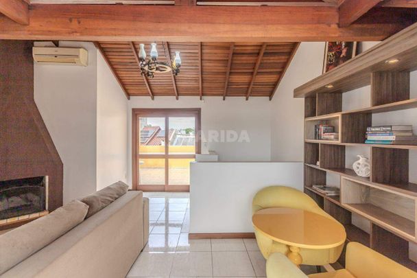 Casa com 3 dormitórios, sendo 1 suíte e 4 vagas de garagem (2 cobertas) no bairro Hípica - COD: 25225 - Foto 1