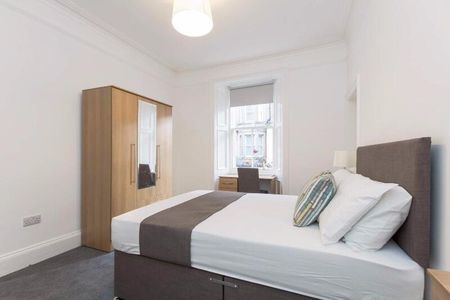 3 bedroom flat to rent - Photo 2