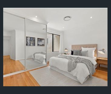 Beachside Townhouse Moments to Gordons Bay - Photo 4