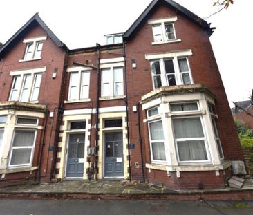 4 bedroom Flat in Flat B, Leeds - Photo 2