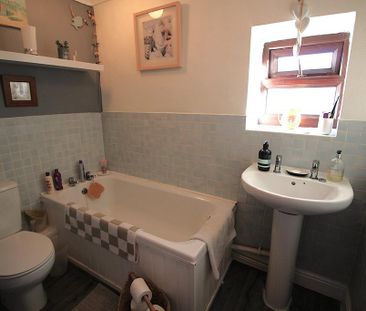 2 bedroom terraced house to rent - Photo 6