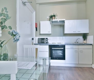 Bedsit, Hogarth Road, SW5 - Photo 6