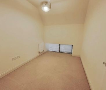 2 bed Apartment To Let - Photo 4