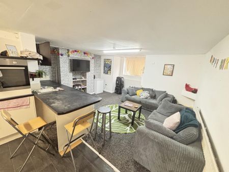 26 Cliff Mount, Leeds, LS6 2HP - Photo 2