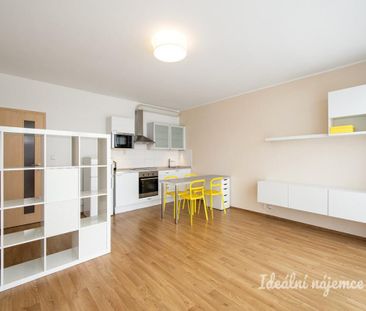Pronájem bytu 1+kk 43 m2 - Фото 4
