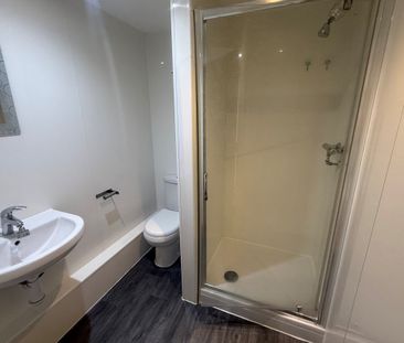 Kirkgate, HUDDERSFIELD - Photo 1