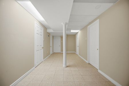 For Lease - 2035 Carleton Court, Burlington, Ontario - Photo 3