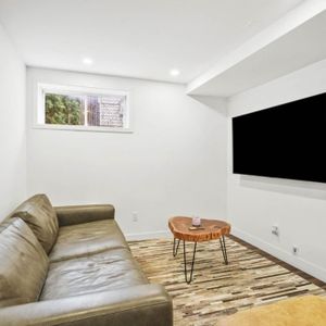 ⭐️ Bachelor 3 1/2 entièrement rénové tout compris meublé - Repentigny ⭐ - Photo 2