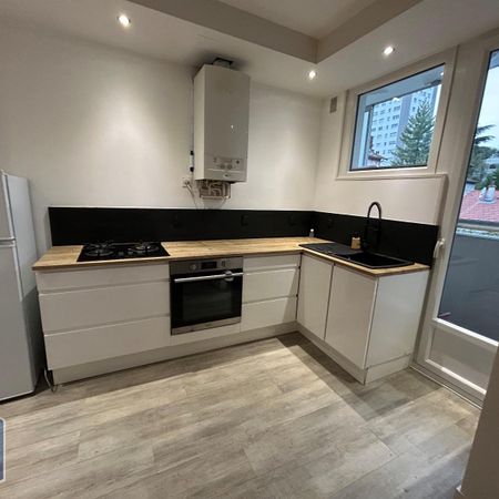 Location Appartement 2 pièces 45m² ST ETIENNE 42100 - Photo 3