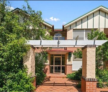 A Quiet Sanctuary Away from The Bustle of The Inner-City - Photo 2