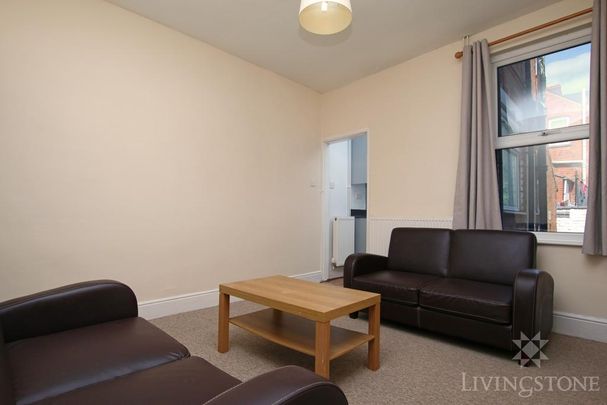 3 bedroom terraced house to rent - Photo 1