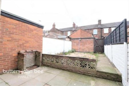 2 bedroom terraced house to rent - Photo 2