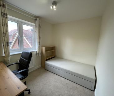 1 bedroom in a house share to rent - Photo 1