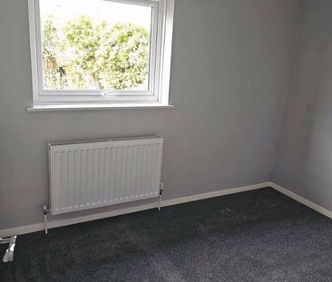 2 bedroom end of terrace house to rent - Photo 6