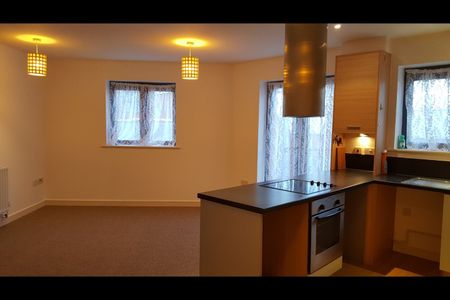 1 Bed Flat, Berber Parade, SE18 - Photo 2