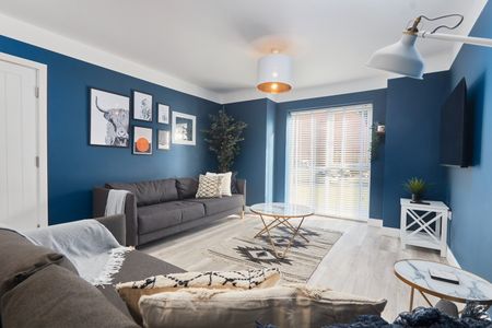 8 Bed Semi-Detached House, The Two Trees, LS9 - Photo 4