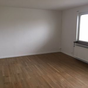 Valhallagatan, Flen - Photo 1