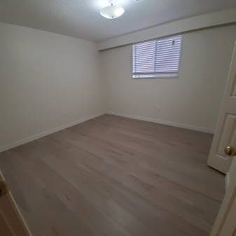 North Burnaby 1 bedroom & bathroom separate entrance - Photo 3