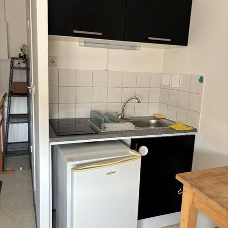 Location Appartement 1 pièce 20m² - Photo 3