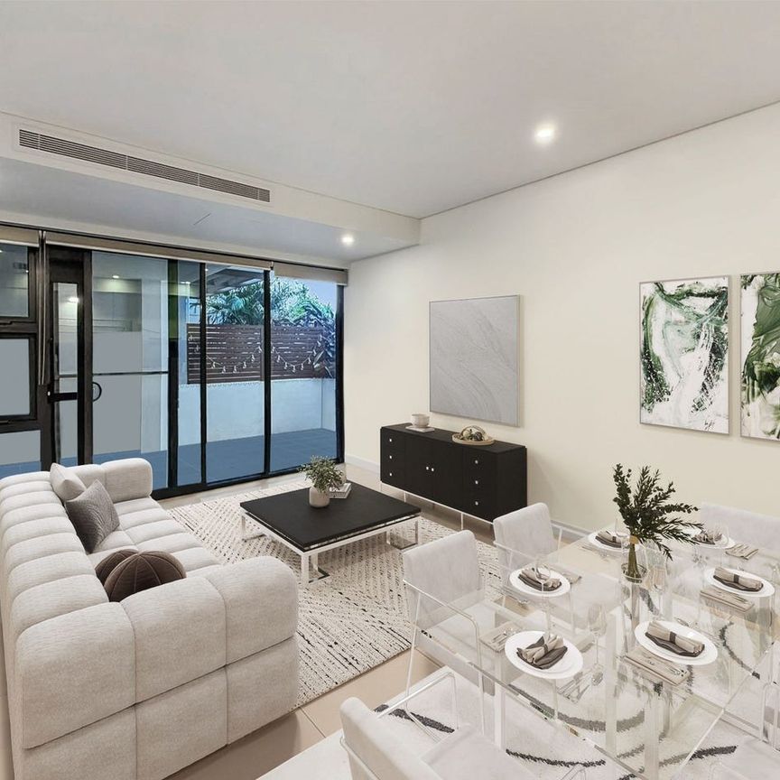 Light-Filled Ground Floor Apartment with Study & Private Terrace - Photo 1