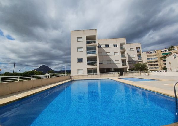 LONG TERM RENTAL. 3 bedroom penthouse apartment for rent with large own large terrace