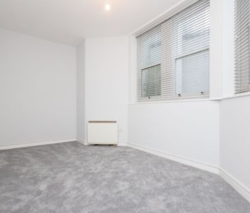 1 bed flat to rent in Fir Vale Road, Bournemouth, BH1 - Photo 3