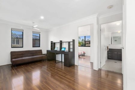 Spacious Family Home with Views and Breeze! Stretton School Catchment - Photo 2