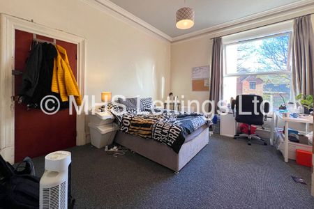 9 Bedroom Mid Terraced House for rent in Regent Park Avenue - Photo 5