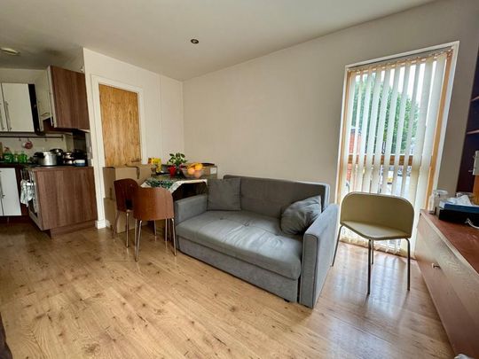 2 bedroom flat to rent - Photo 1