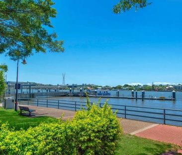 Inconic Riverfront Woolstore Living! - Photo 3