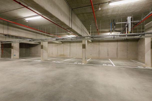 Ruim appartement met 2 slaapkamers en prachtig terras! - Photo 1
