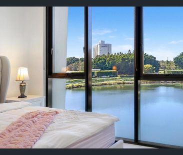 BENOWA WATERFRONT APARTMENT - Photo 4