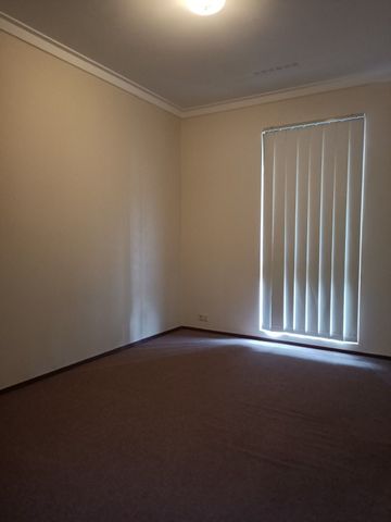 ROSSMOYNE HIGH SCHOOL ZONE! - Photo 5