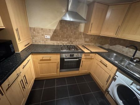 2 bedroom flat to rent - Photo 5