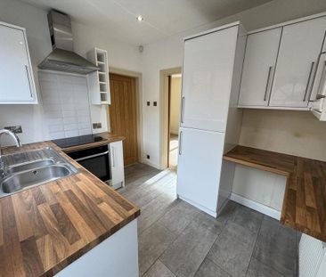 3 bedroom semi-detached house to rent - Photo 6