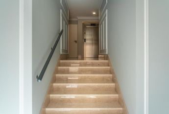 1 Bedroom Apartment with swimming pool, Janelas Verdes, Lisboa