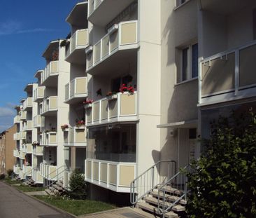 Gemütliche 3-Raum-Wohnung mit Badewanne und sonnigem Balkon - Photo 4