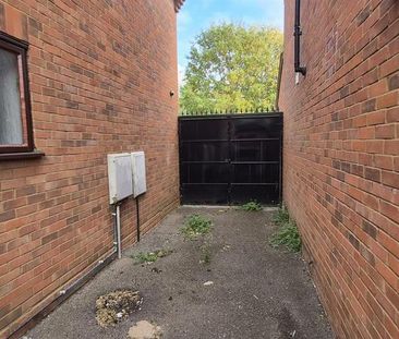 4 bedroom detached house to rent - Photo 5
