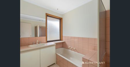 Modern Family Living in a Peaceful Wantirna South Court - Photo 4